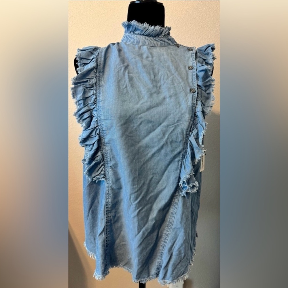 NWT Elan Chambray Denim Ruffle Sleeve Blouse Boho Top Size Large